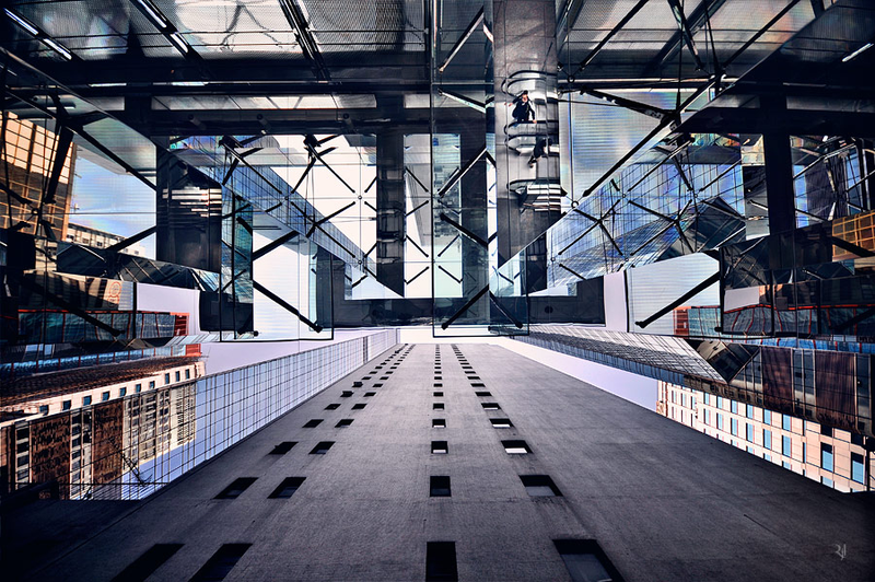Illustration for article titled Stunning images of the endless buildings and skies of Hong Kong